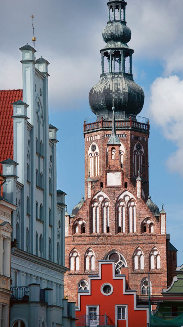 Beliebtes Motiv: Die St. Nikolaikirche... wurde, ist heute ein Museum (links).   | Foto: dpa (2)/uw