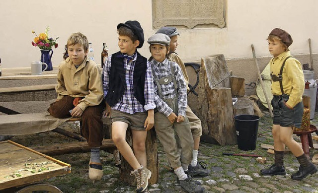 Verkleiden macht Spa: Kinder in historischen Kostmen in Staufen  | Foto: Hans Jrgen Kugler