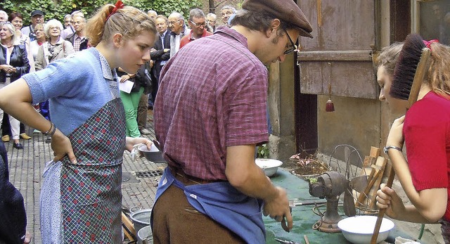 Humorvolle offizielle Erffnung: Im Hi...mble in &#8222;Gewesene Zeiten&#8220;.  | Foto: Jutta Binner-Schwarz