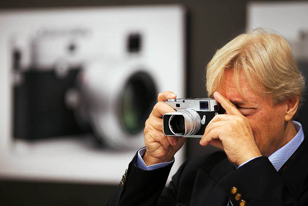 Klassiker unter sich: Leica Mesucher-Kamera und Interessent