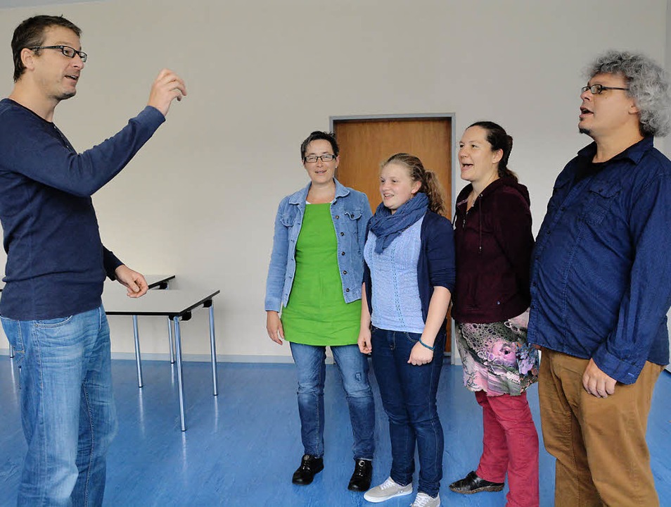 &#8222;Froh zu sein bedarf es wenig&#8...Uwe-Michael Bernauer  schon mal  ein.   | Foto: barbara  Ruda