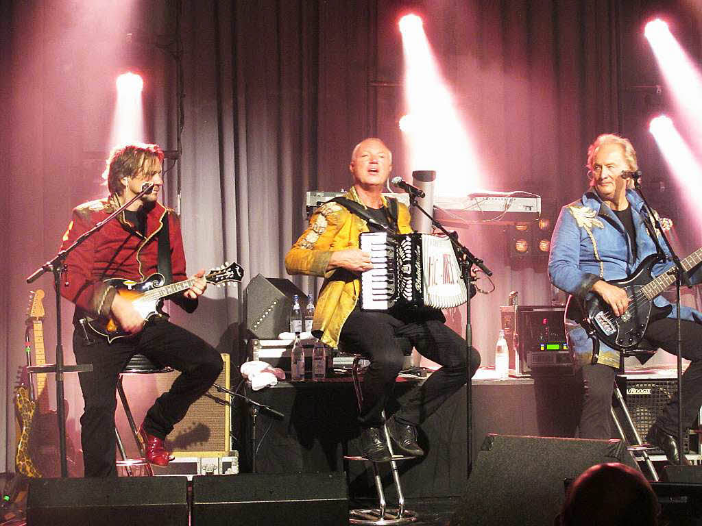 Die Hhner sorgten mit ihrer Musik fr Begeisterung bei den Fans im Neuenburger Stadthaus.