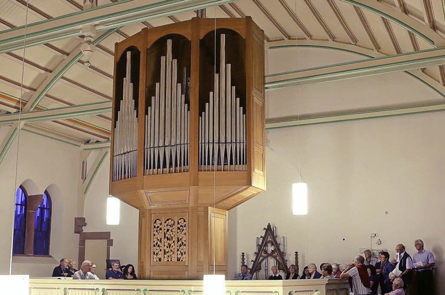 Gro und mchtig: Auf der Empore reihten sich Zuhrer rund um die Orgel.   | Foto: christoph breithaupt