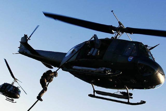 Medienbericht: Risse legen Marine-Hubschrauber lahm