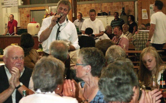 Gotthard Grund von den Kapellenberg Mu...end  unter die Gste im Mhlischopf.    | Foto: Cremer