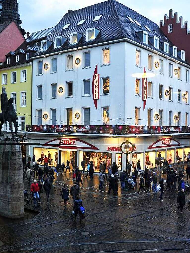 Heute ist im Herzen Freiburgs das Modehaus Fabel.