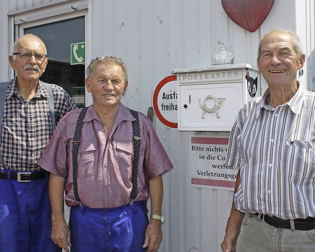 Auf dem Personenfoto sind zu sehen (vo...reuer des Recyclinghofes in Bahlingen.  | Foto: Ulrich Spitzmller