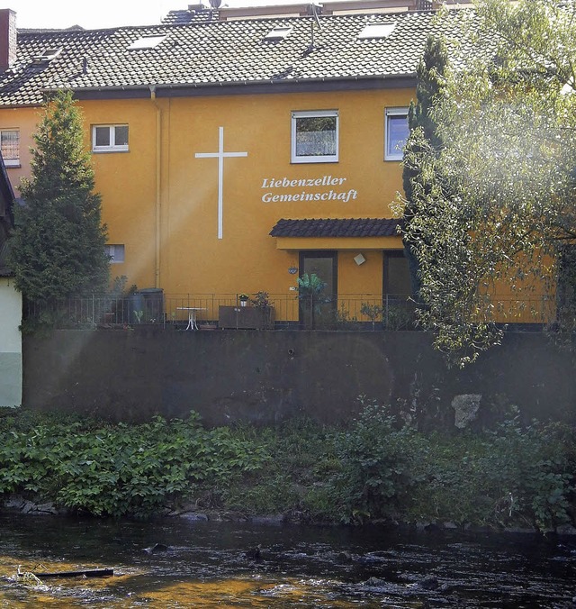 Direkt an der Elz zwischen Jnglings- ... Liebenzeller Gemeinschaft Waldkirch.   | Foto: Sylvia Timm