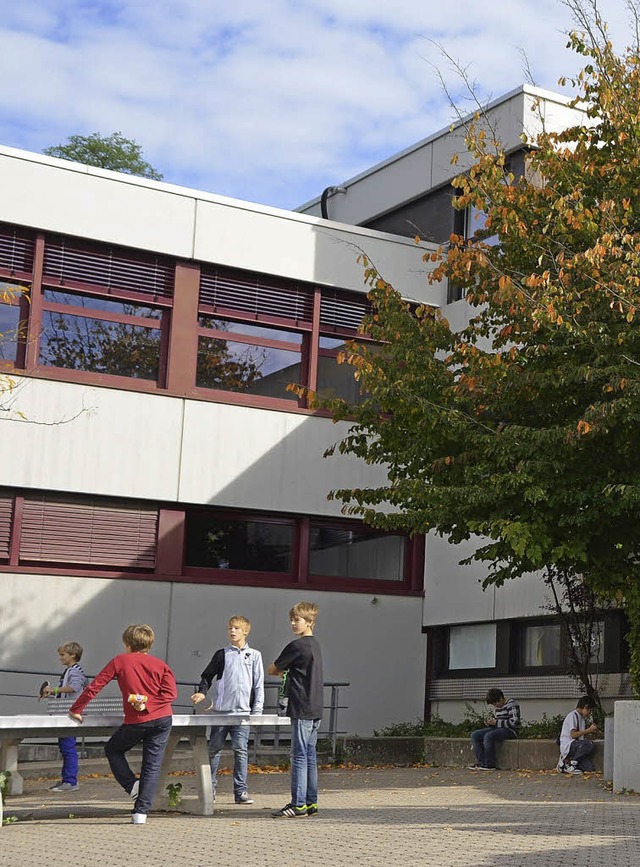 Zum Schulstart fehlen am Schulzentrum in Efringen-Kirchen noch drei Lehrer.  | Foto: archivbild: langelott