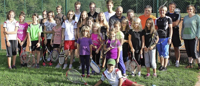 Strahlender Sonnenschein begleitet die...insmeisterschaften der  Tennisjugend.   | Foto: Gert Brichta