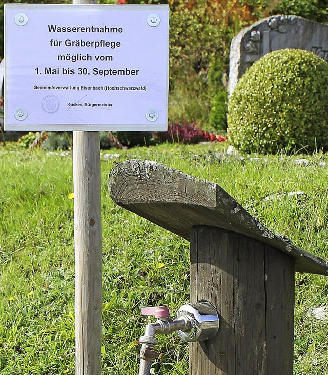 Wasser gibt&#8217;s auf dem Friedhof nur bis Dienstag.   | Foto: Gert Brichta