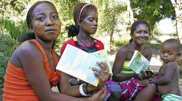 Bcher in der eigenen Sprache lesen zu...n einem Frderverein untersttzt wird.  | Foto: ZVG