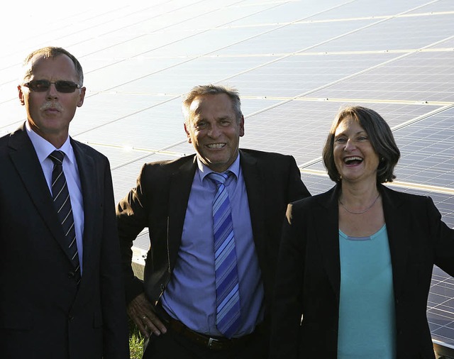 Eckhard Amus (Solarpark Hohberg), Br...Brbel Schfer weihen die Anlage ein.   | Foto: Bastian Henning