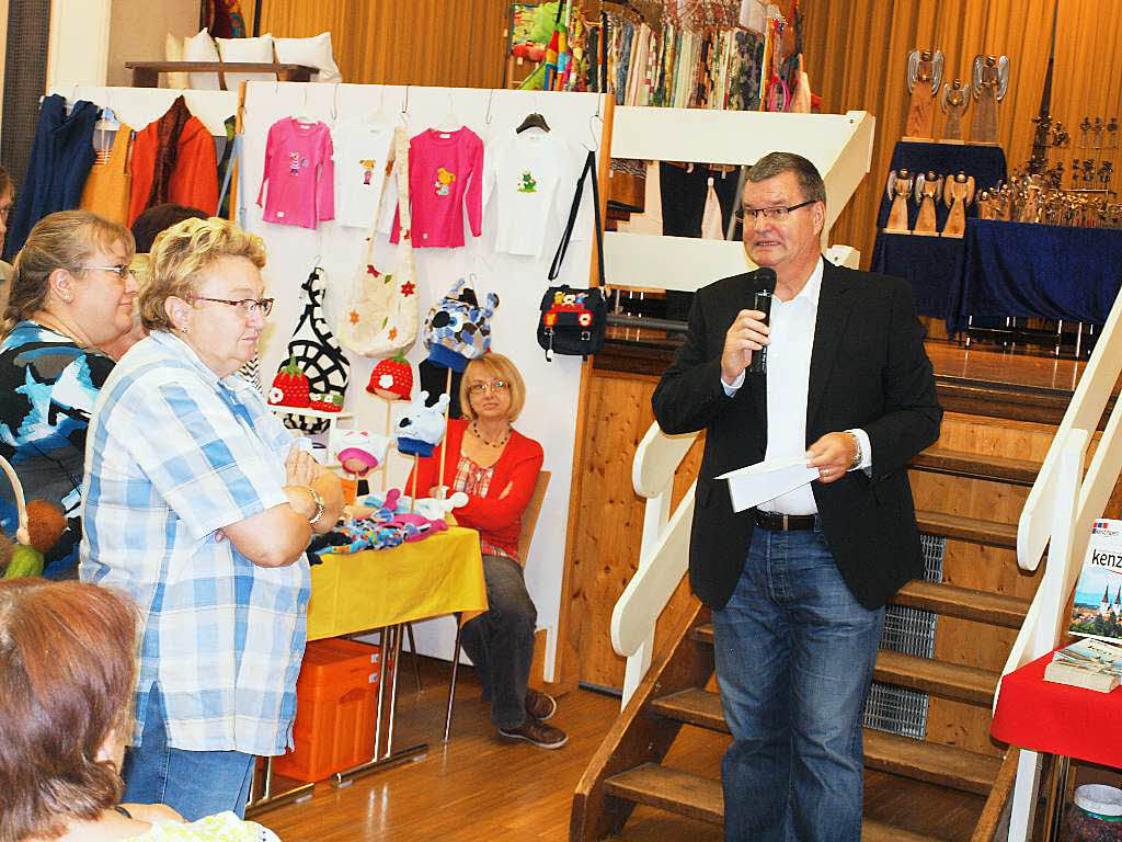 Brgermeister Matthias Guderjan erffnet den Herbstmarkt