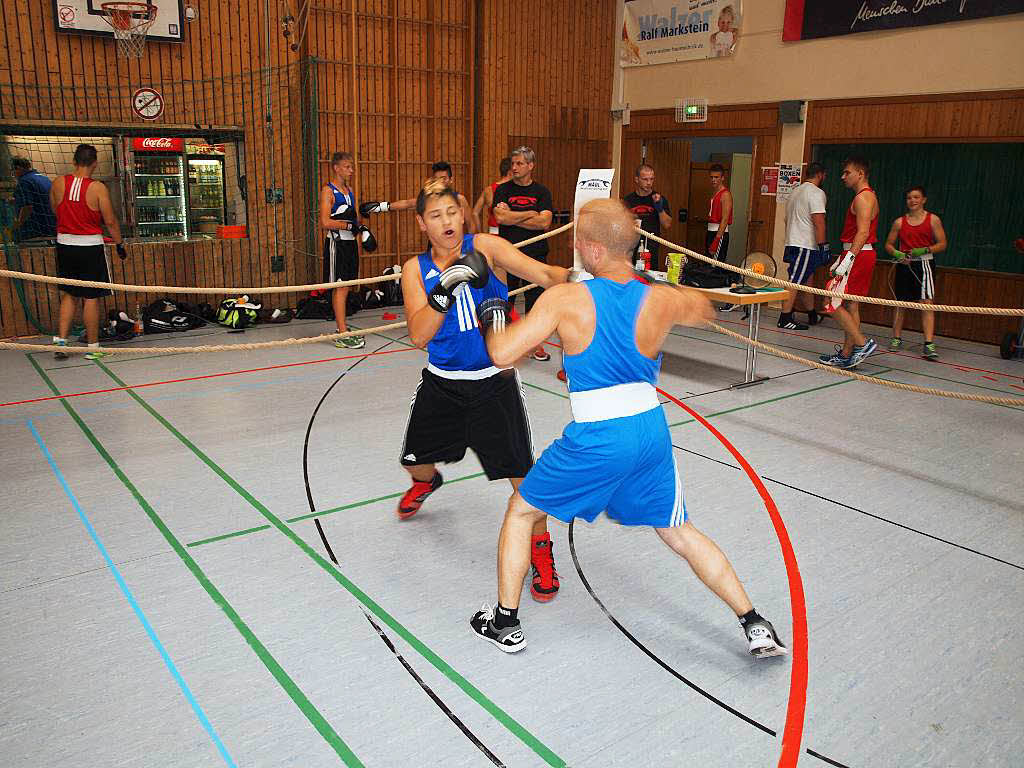 Sonntag: Boxen bei den Riegelern.