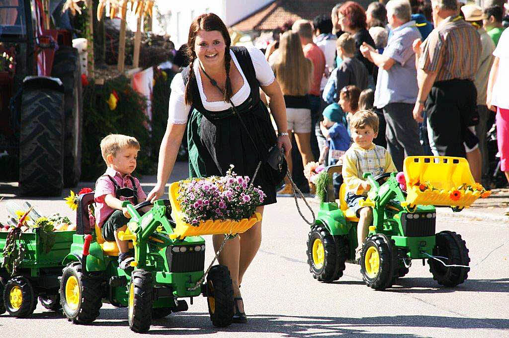 Impressionen vom Erntedank-Umzug in Grwihl