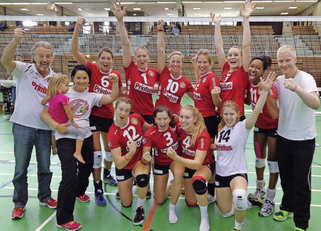 So sehen Sieger aus: Die Frauen des VC...sich ber den Sdbadischen Pokalsieg.   | Foto: Verein