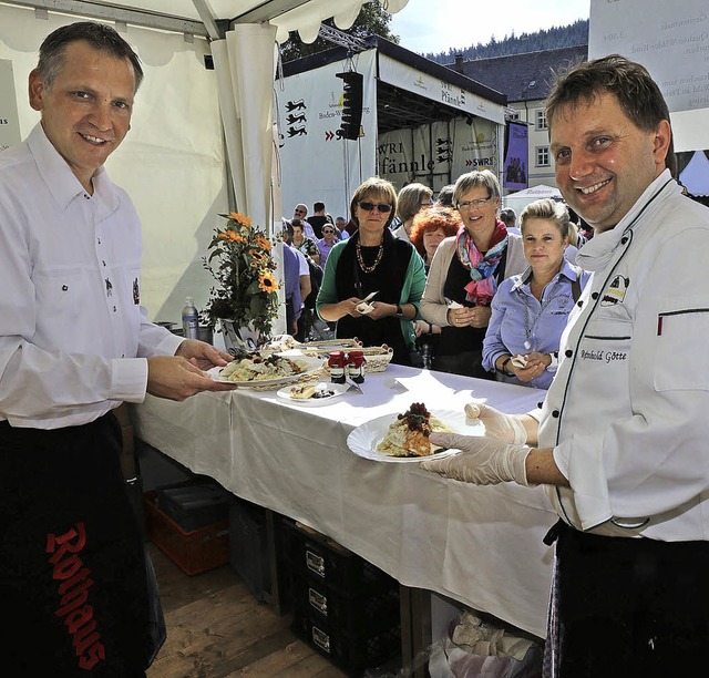 Brauereigasthof Rothaus: Geschftsfhr...links) und Kchenchef Reinhold Gtte.   | Foto: Wilfried DieckmaNN