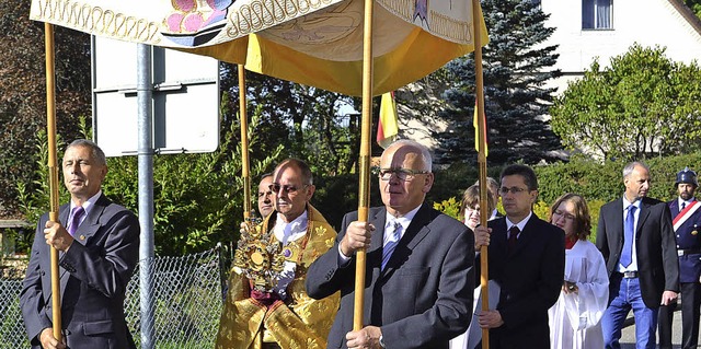 <Text>Die Pfarrgemeinde Rtenbach feie...st und Sakramentsprozession.   </Text>  | Foto: Liane Schilling