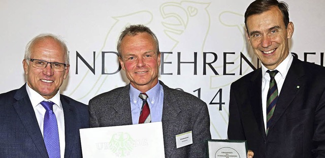 Bundesehrenpreis fr die Elztalbrenner...rkunde und Medaille an Hansjrg Weis.   | Foto:  DLG