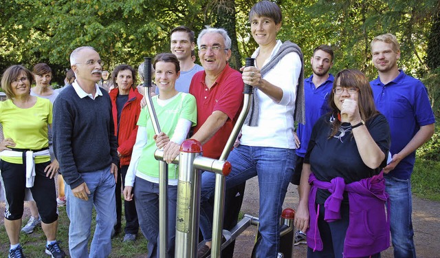 Sportkoordinatorin Julia Arndt (grnes...tiator Gerd Wernthaler (rotes Shirt).   | Foto: Thomas Loisl Mink