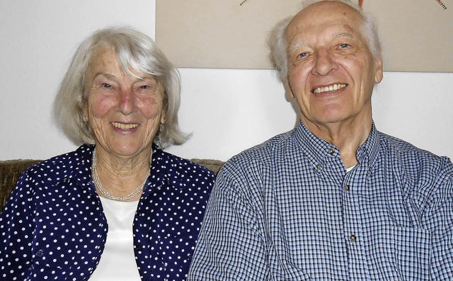 Seit 50 Jahren ein Paar: Regina und Gerhard Rischewski.   | Foto: Simon Tenz