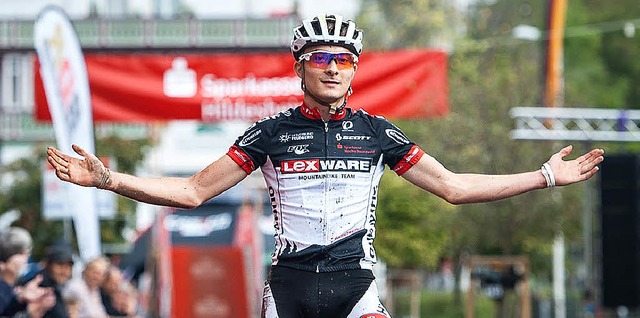 Junioren-Tagessieger David Horvath (Le...lauf in Obermnstertal  das Hinterrad.  | Foto: Andreas Dobslaff