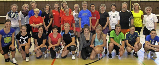 Eine starke Volleyballgemeinschaft: Di...hmer des Saisoneinstimmungs-Samstags.   | Foto: gerhard mutter