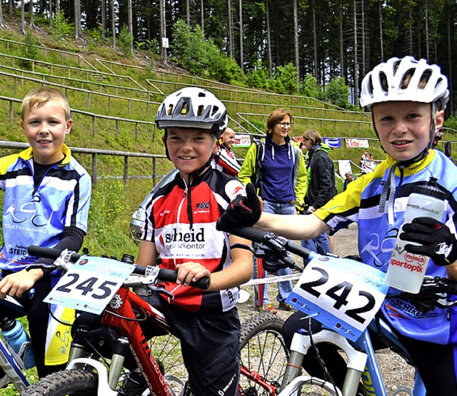 Mika Webs (links) und Jeremy-Cedric St...wlder Kidscup die Schlerklasse U11.   | Foto: Junkel