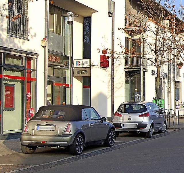 Parken entgegen der Fahrtrichtung an d...hufig zu sehen, aber nicht erlaubt.    | Foto: archivbild: langelott