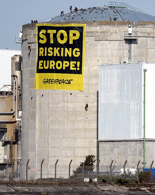 Im Mrz hatte Greenpeace das Kernkraftwerk  Fessenheim  besetzt.   | Foto: dpa