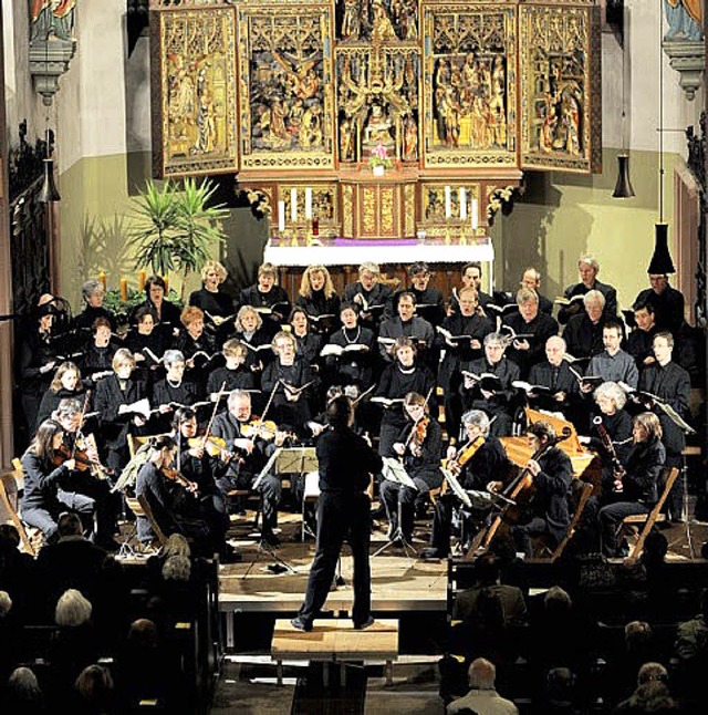 Der Kammerchor Offenburg singt am Sonntag in Heilig-Kreuz die h-Moll-Messe.  | Foto: Chor