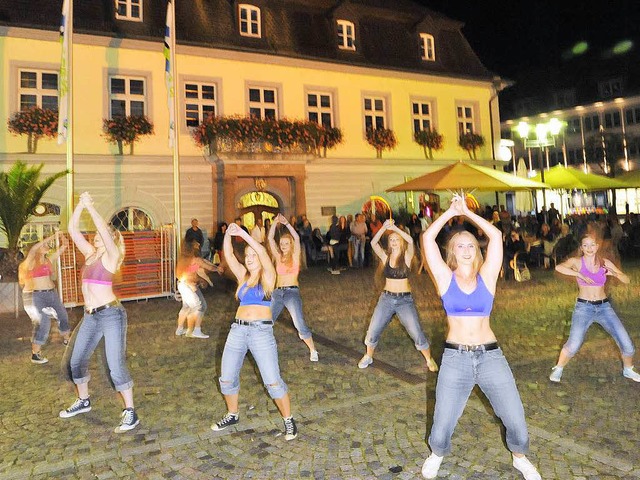 In der noch lauen Septembernacht hatte...lten Rathaus einen bejubelten Auftritt  | Foto: Markus Zimmermann               