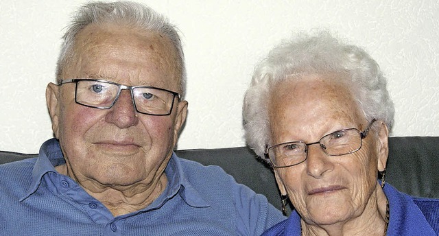 Josefine und Rolf Eugen Joos sind seit 60 Jahren verheiratet.   | Foto: Sedlak