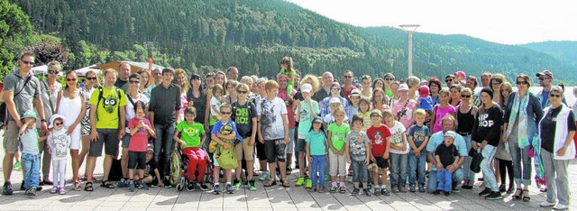 Glckliche Stunden und einen erlebnisr...Kinder mit ihren Eltern in  Titisee.    | Foto: Kerdraon