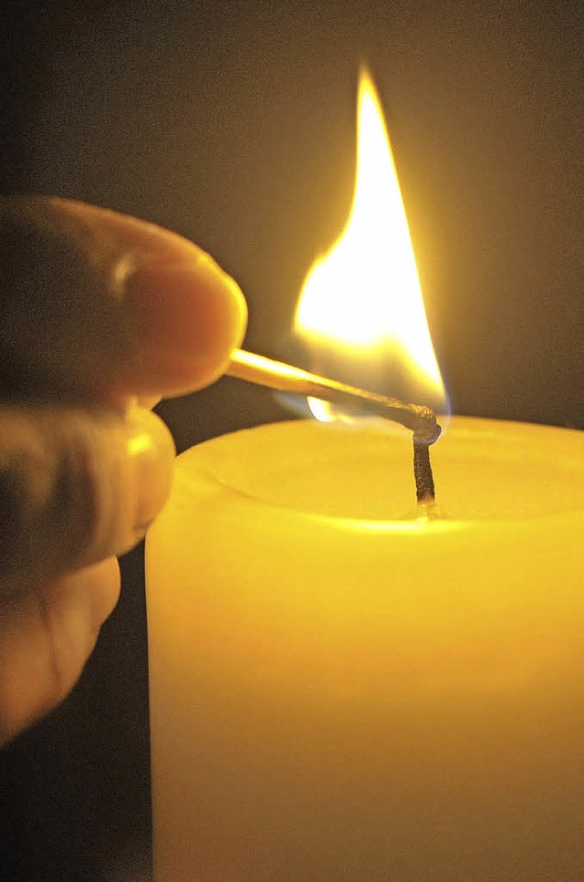 Eine Kerze anzuznden wird nicht ausre...ts  sukzessive umgesetzt werden soll.   | Foto: Michael Bamberger