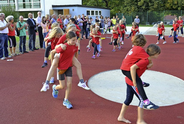 Mit Spa an der Bewegung  weihen die K... neue Sportanlage in Badenweiler ein.   | Foto: Sigrid Umiger