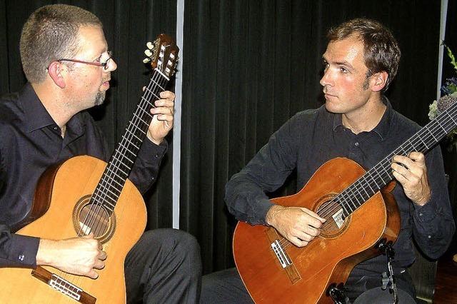 Ein Gitarren-Duo, das sich blind versteht