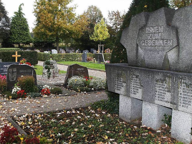 Der Friedhof in Langenwinkel steht am Wochenende im Mittelpunkt.  | Foto: Heidi Foessel