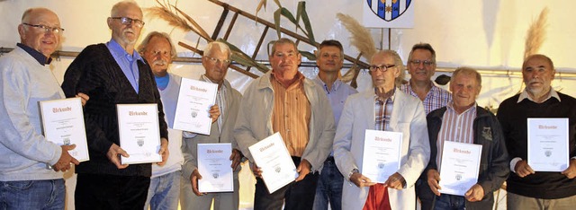 Neue Ehrenmitglieder des SC Mengen (vo...sowie Hans Heckel und Gerhard Mller.   | Foto: Frowalt Janzer
