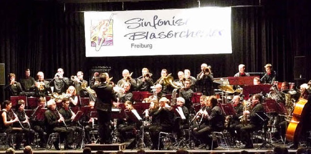 Das Sinfonische Blasorchester Freiburg...berto Pina und Siegfried Rappenecker.   | Foto: PRIVAT