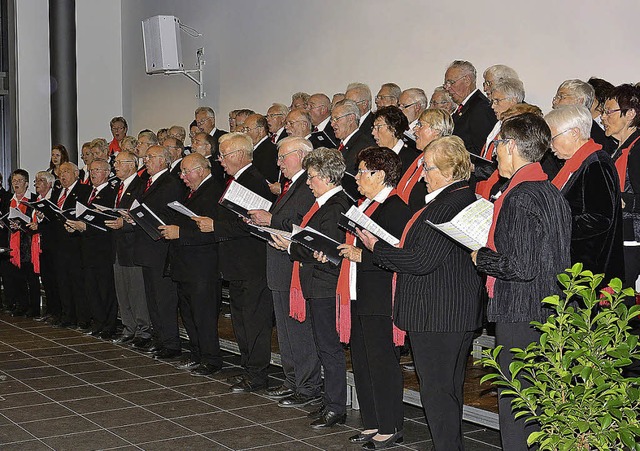 Der Chor 2000 aus Brilon im Sauerland ...s  weiblicher und mnnlicher Stimmen.   | Foto: Herbert Trogus