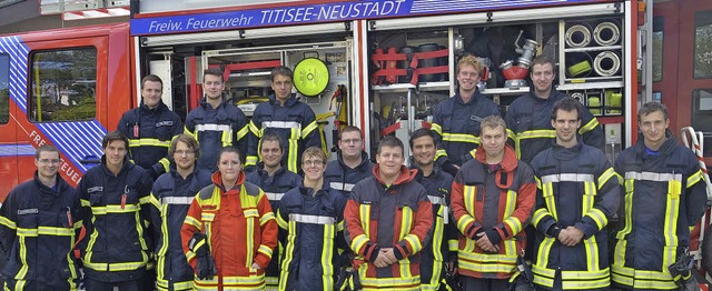 17 Feuerwehrleute haben  ihre Truppfhrerausbildung erfolgreich abgeschlossen.   | Foto: feuerwehr