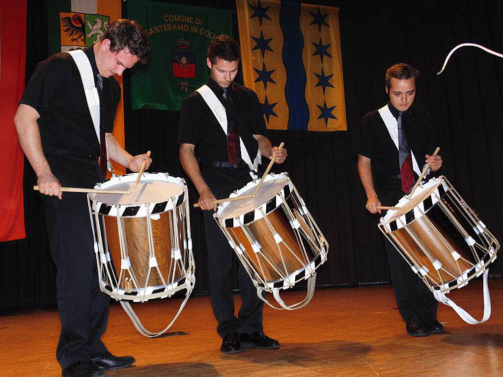 Virtuose Schlagzeugkunst boten die Tambouren aus Glarus Nord.
