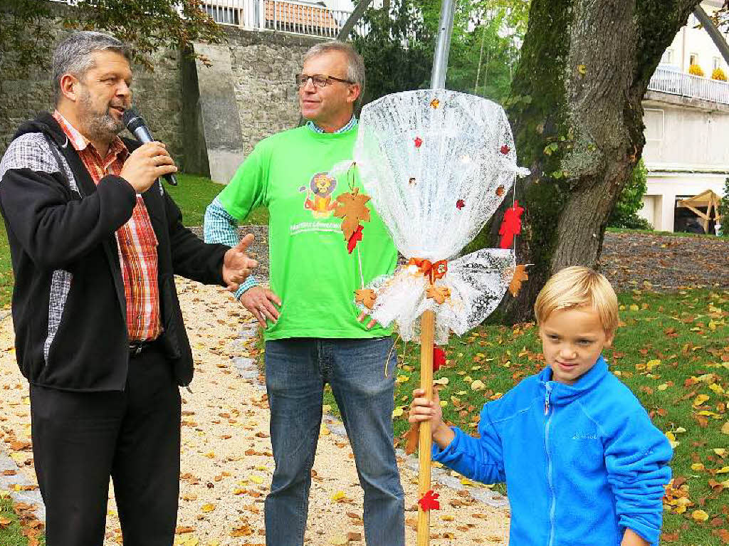 Spielplatzerffnung: Brgermeister Michael Scharf und Rotarierprsident Thomas Laubis.