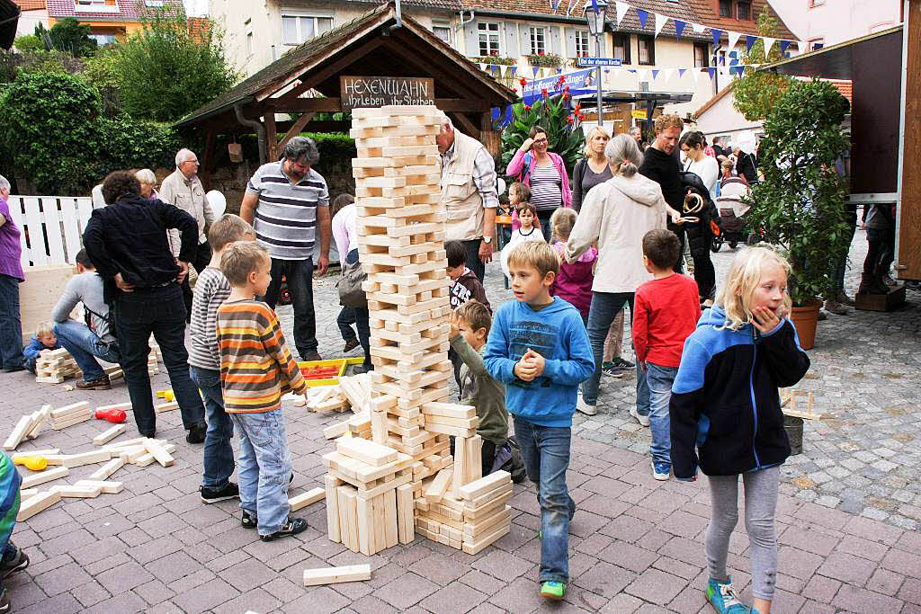 Alemannischer Brotmarkt in Endingen: Spiel und Spa fr Gro und Klein auf der Spielstrae