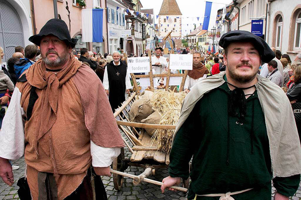 Mit dabei waren auch aufstndische Bauern und kirchliche Wrdentrger aus Kiechlinsbergen.