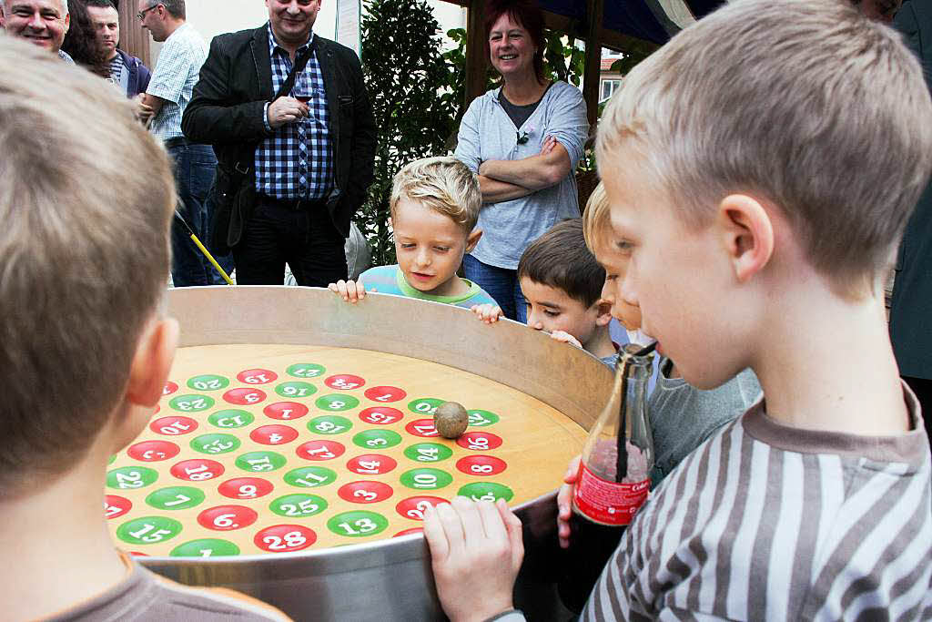 Alemannischer Brotmarkt in Endingen: Spiel und Spa fr Gro und Klein auf der Spielstrae