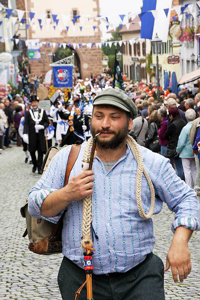Ein buntes Spektakel vor Tausenden von Zuschauern war der Festumzug.