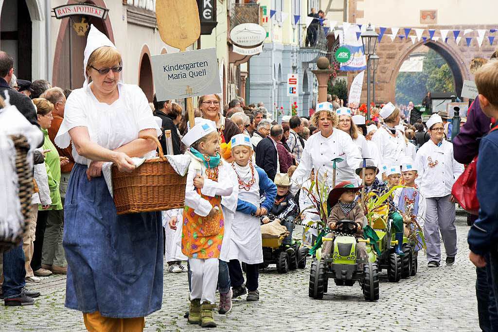 Kleine Bcker und Landwirte ganz gro - beim Kindergarten Maria Quell.